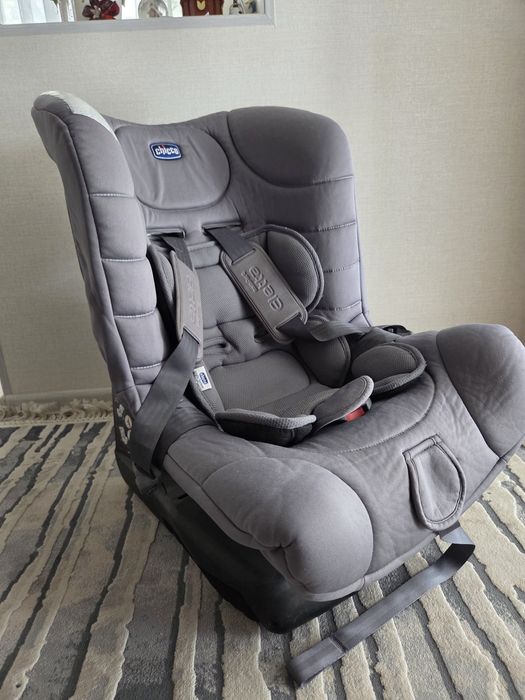 Автокресло Chicco от 6 месяцев до 6 лет