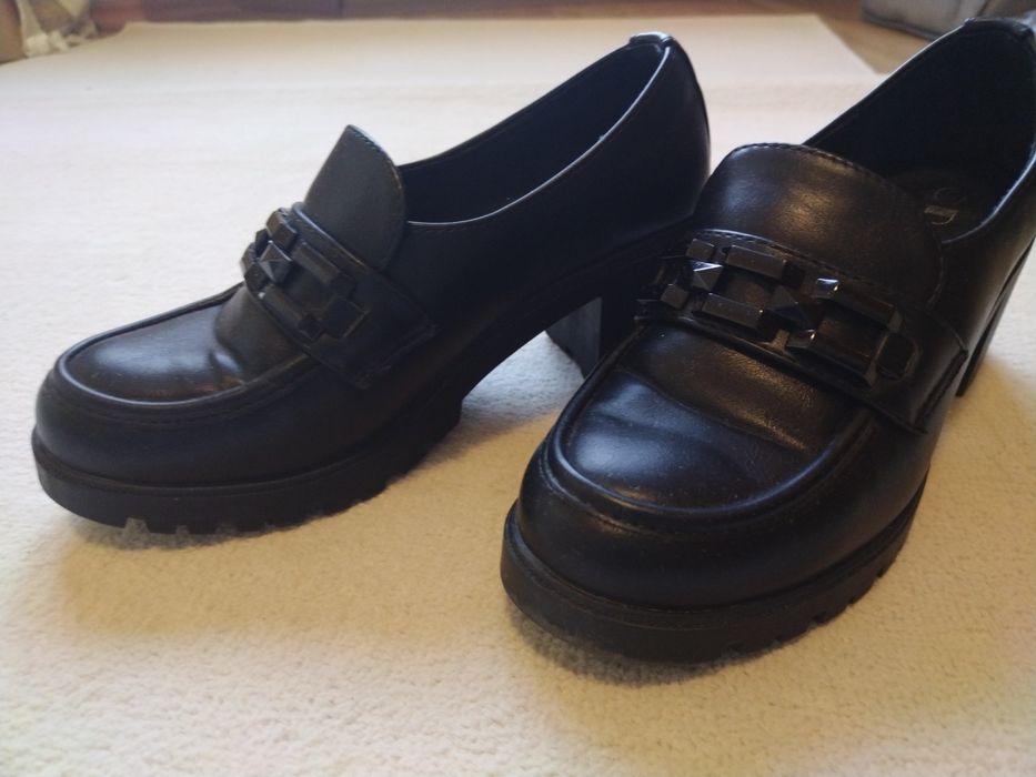 Дамски класически обувки