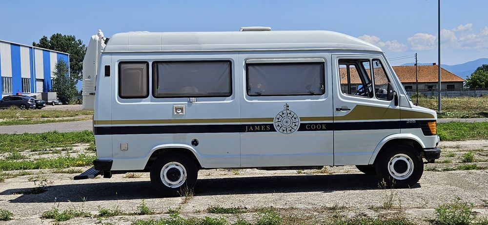 Mercedes Benz T1 James Cook camper