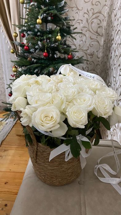 Корзинадағы үлкен букет роза сатылады