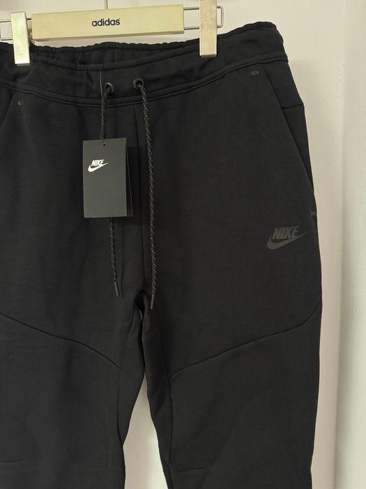 pantaloni nike tech