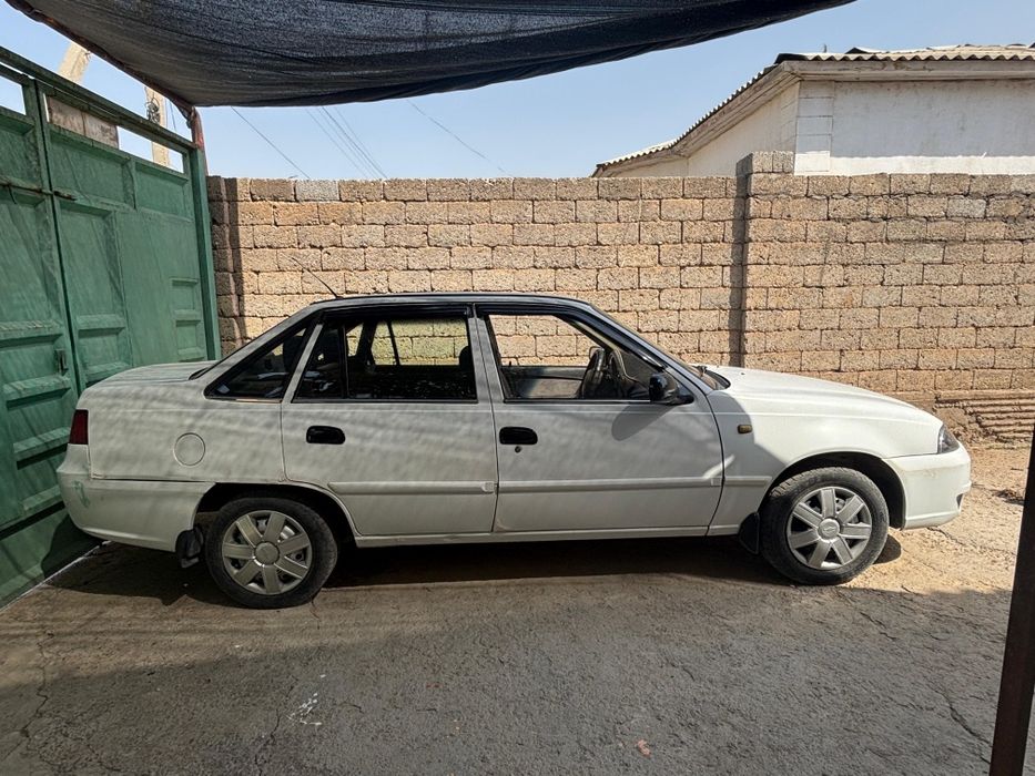 Продам машину Нексия 2