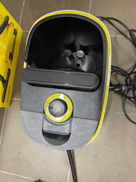 Aparate de curatat cu abur Karcher SC 4 Deluxe, 1.513-460.0, 2000W, 3.5bar, incalzire 4 min, Alb/Negru