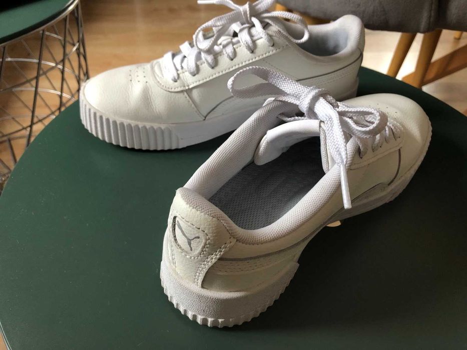 Продавам дамски употребявани маратонки PUMA