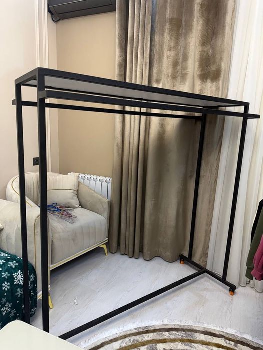 Срочно продается вешалка