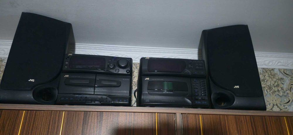 Продаю музыкальный центр