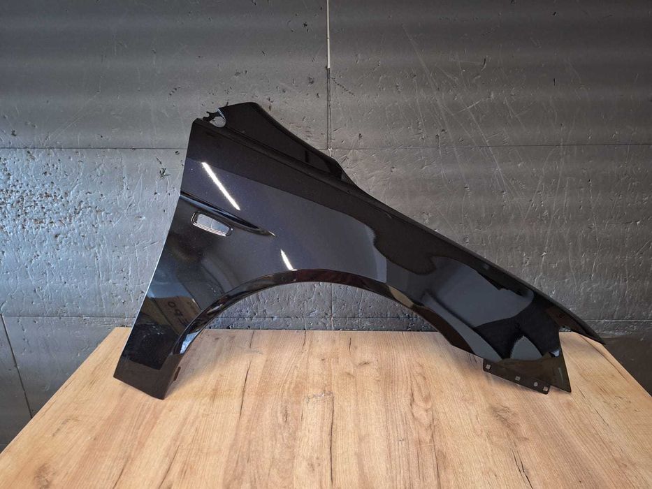 Aripa Fata Dreapta Mitsubishi Lancer An 2004-2008 (X04A (Negru))