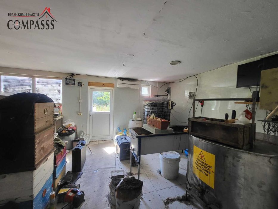 с. Кардам, обл. Добрич, Къща и работилница  – 70000евро!