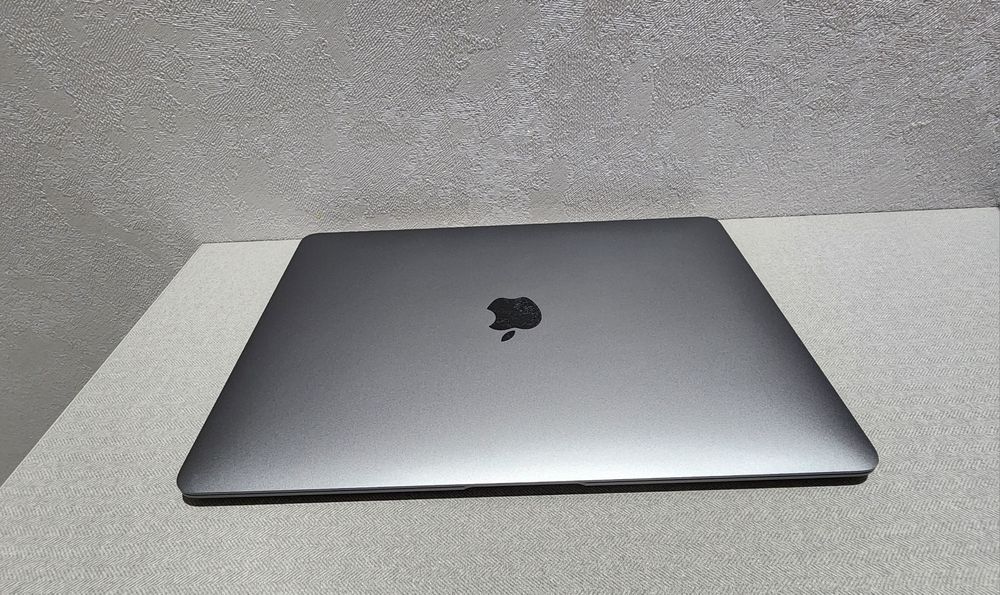 Macbook M1 AIR .