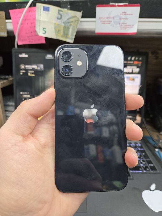 iPhone 12 64gb black 
Аккумулятор — 76%.
Состояние корпуса — среднее,