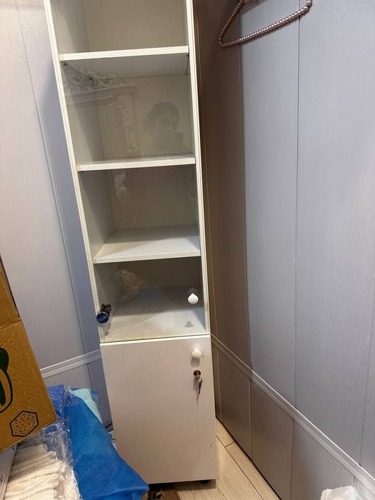 Продаётся мебель из Салона и косметологические аппараты