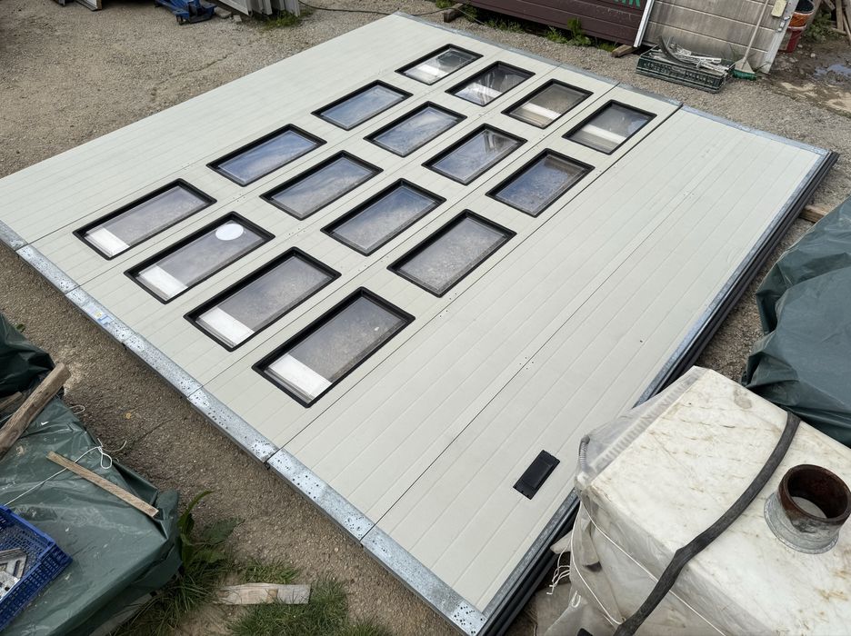 USA SECTIONALA INDUSTRIALA poarta garaj H 380 x L390 Buc 2 Garantie