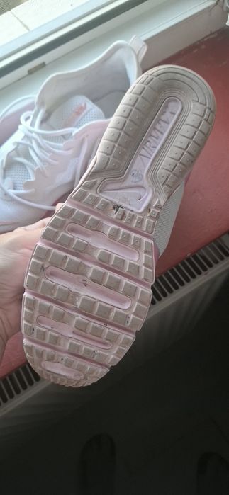 Adidași Nike folosiți puțin la sală