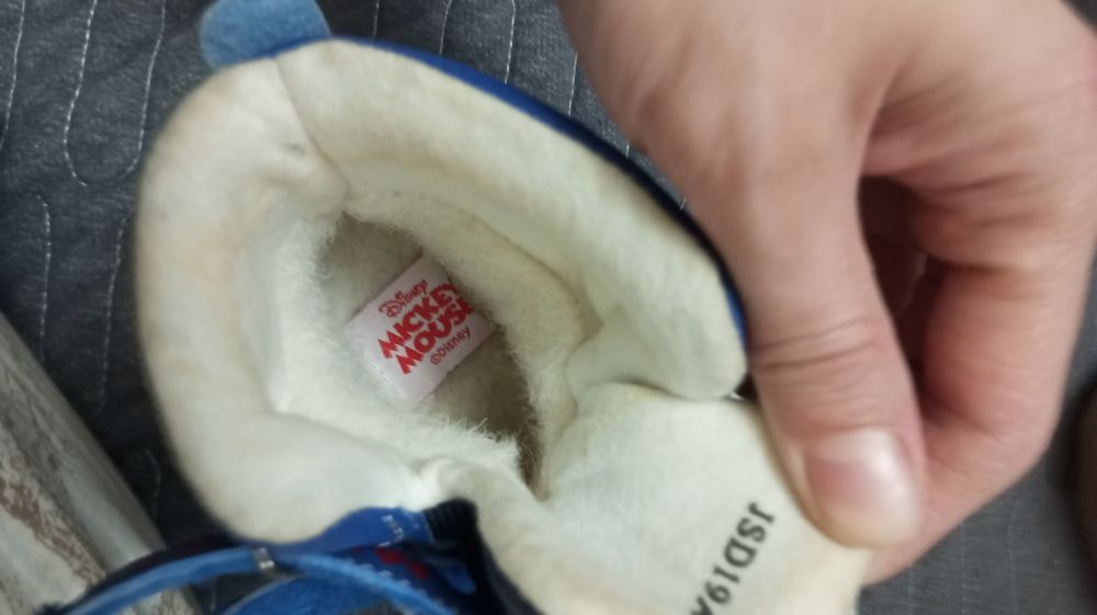 Продам детские ботинки на мальчика