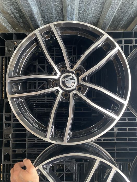 18 цола 5 х 112 мм Фолксваген , Ауди , Шкода , VW , Audi