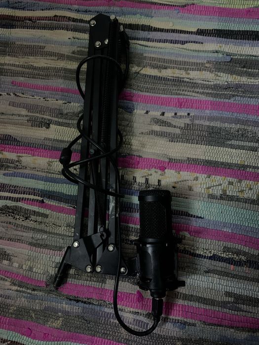 Продаю студийный микрофон