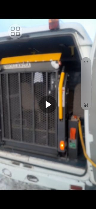 Автоподъёмник для инватакси инвалидов