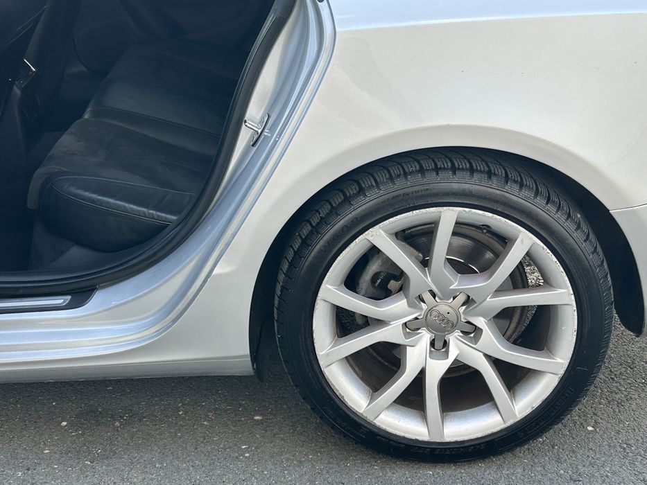 Audi A5 - Quattro - 2011 E5 - 2.0 - 170 HP - S-Line