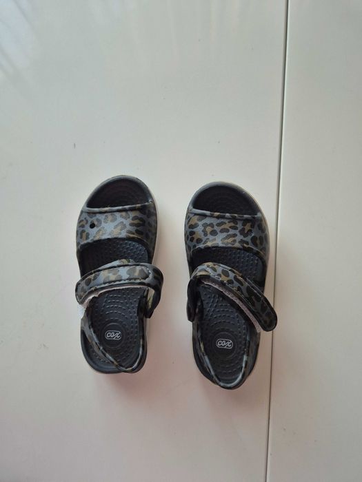 Vand sandale cauciuc, marimea 25