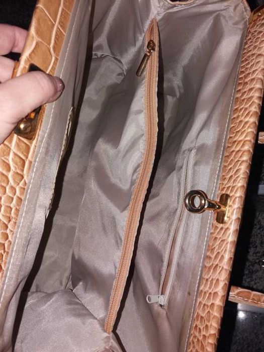 Geanta din piele naturala