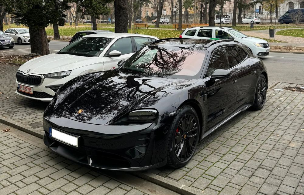 Porsche Taycan GTS Sport Turismo