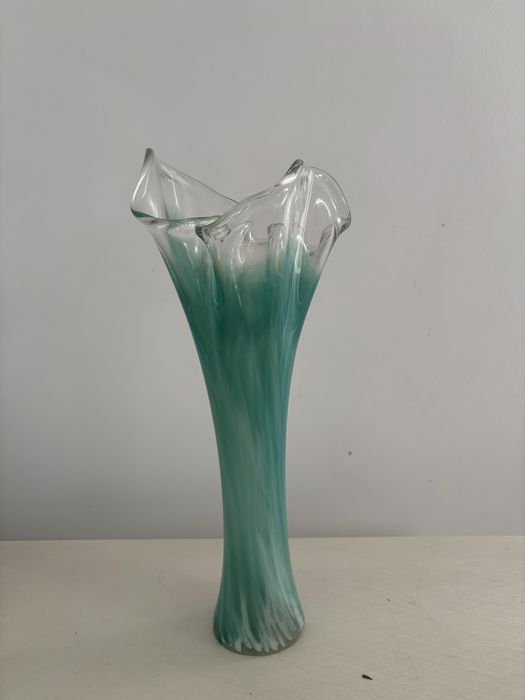 Ваза. Высотой 50 см.