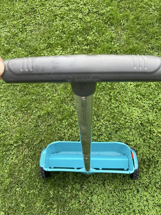 Dispozitiv de imprastiere Gardena Classic 300, 10 l, 45 cm