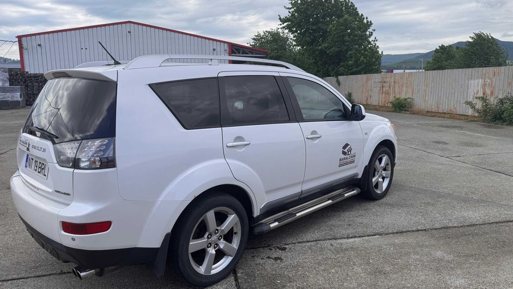 Mitsubishi Outlander 2 Alb, 2.2 Diesel 156 CP 4x4, 2010 inmatriculat, Prim Proprietar