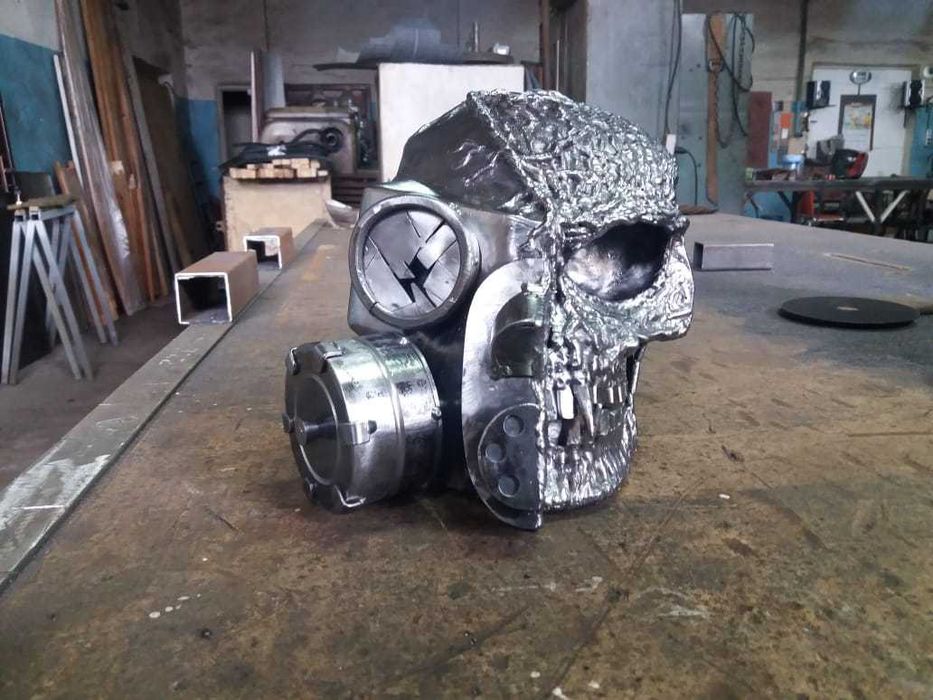 Кованый череп