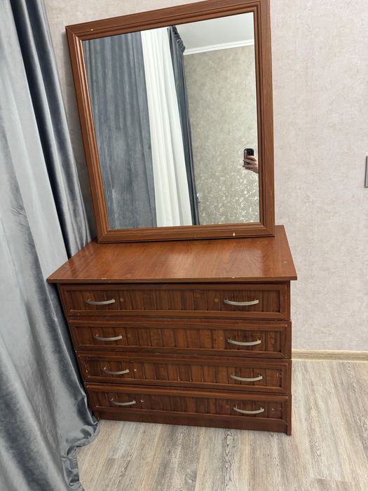 Трюмо/ комод для спальни или дл балкона