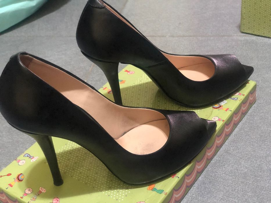 Продам женские туфли