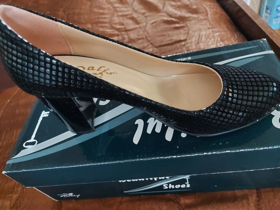 Дамски обувки 35 ти номер