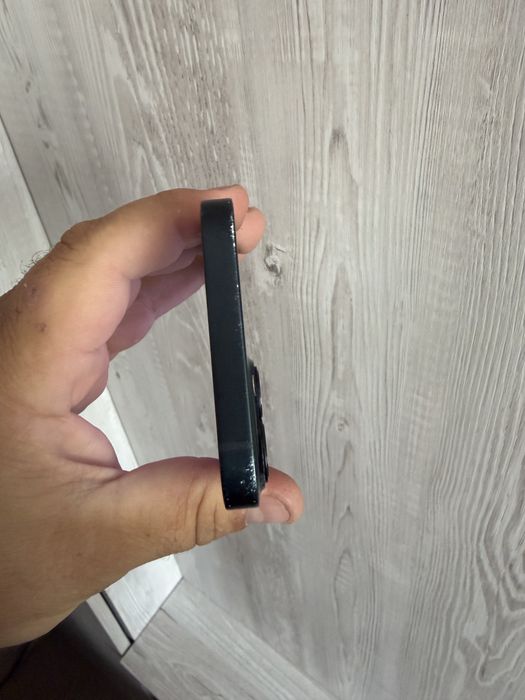 Vand iphone 13 de 128 gb