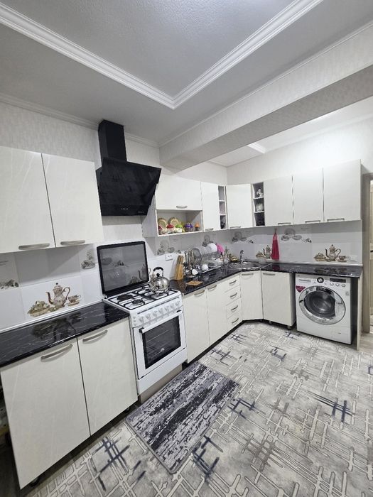 Yangi bozor xamroz oldida