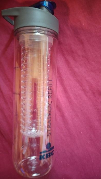 Пчеларския нож, Стара поставка за 
ютия и туристическо шише