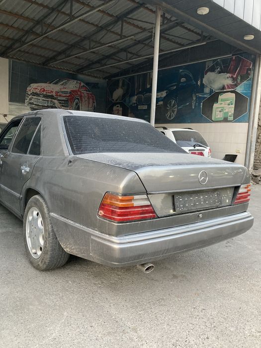 Mercedes Bemz W124