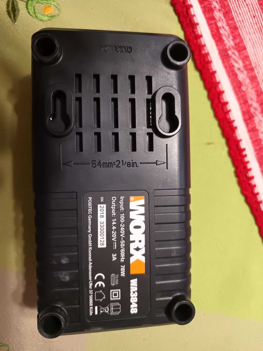 Зарядно за батерия WORX