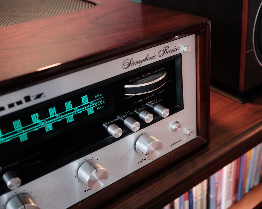 Marantz 2225 с дървена кутия WC-22, кафяв пиано лак, отлично състояние