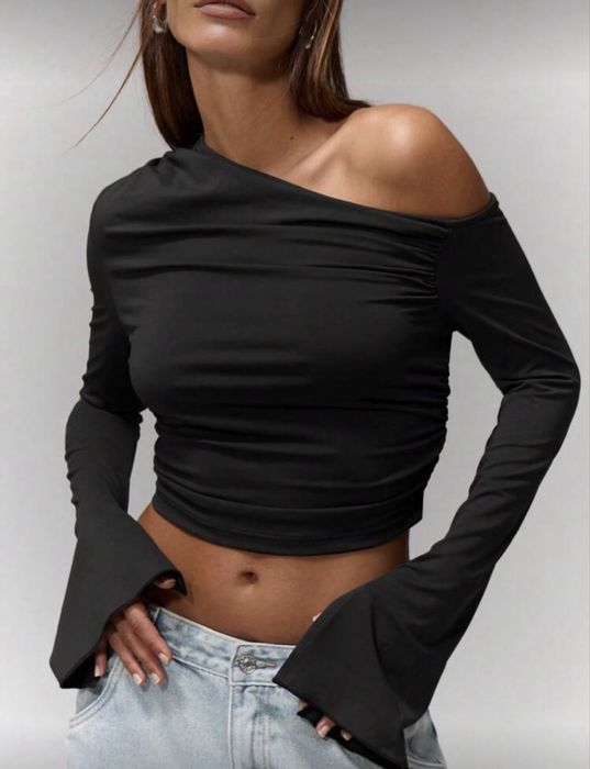 Стилна черна блуза