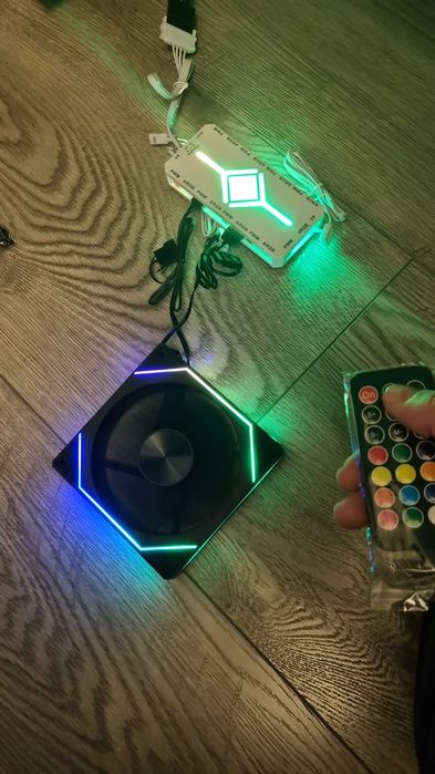 Fan Controller HUB pentru 9 ventilatoare ARGB cu telecomanda