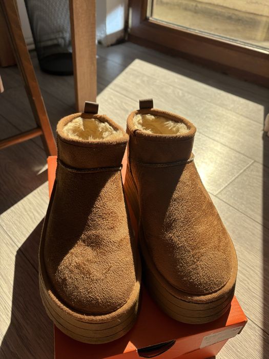 botine UGG, marimea 36
