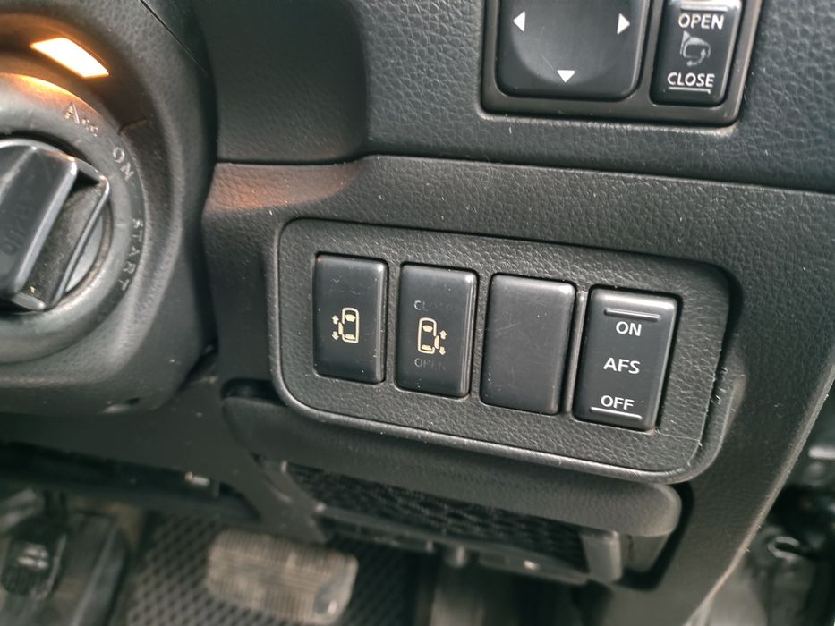 Ниссан эль гранд