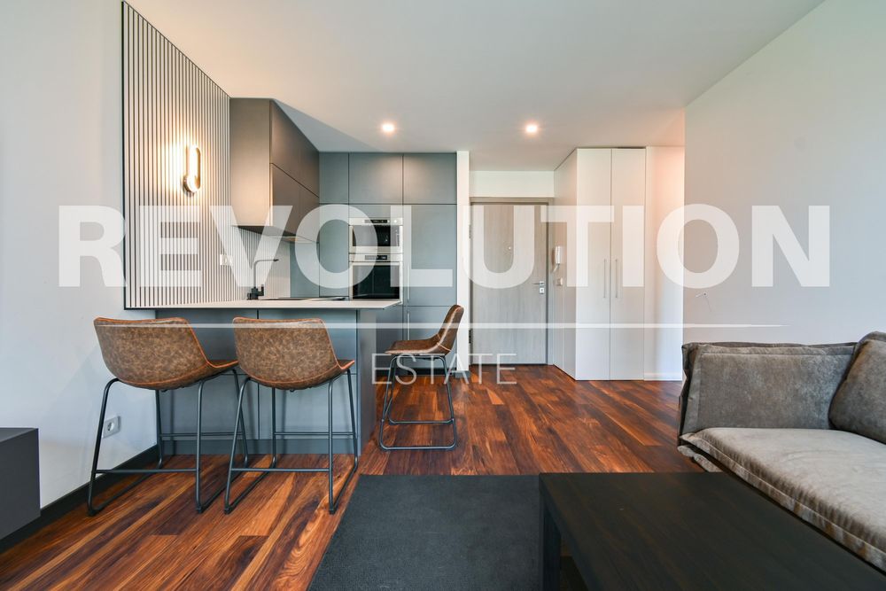 Дава се под наем Двустаен апартамент в София, Кръстова вада - 72 кв.м за 720 € - Снимка #2