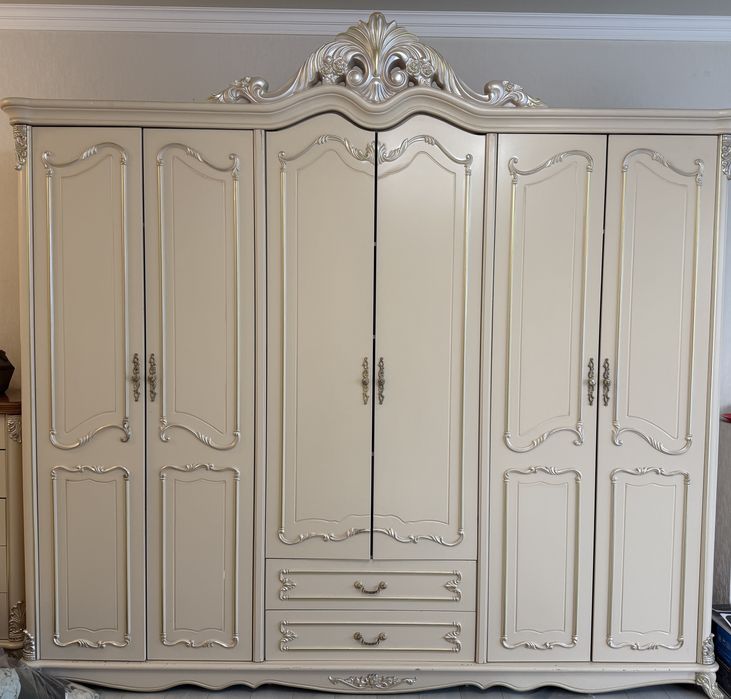 Спальный гарнитур