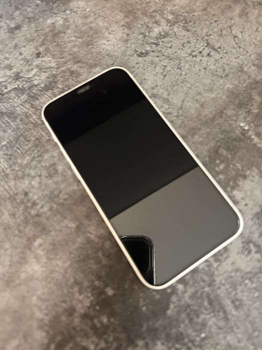 iPhone 12 mini в идеальном состоянии
