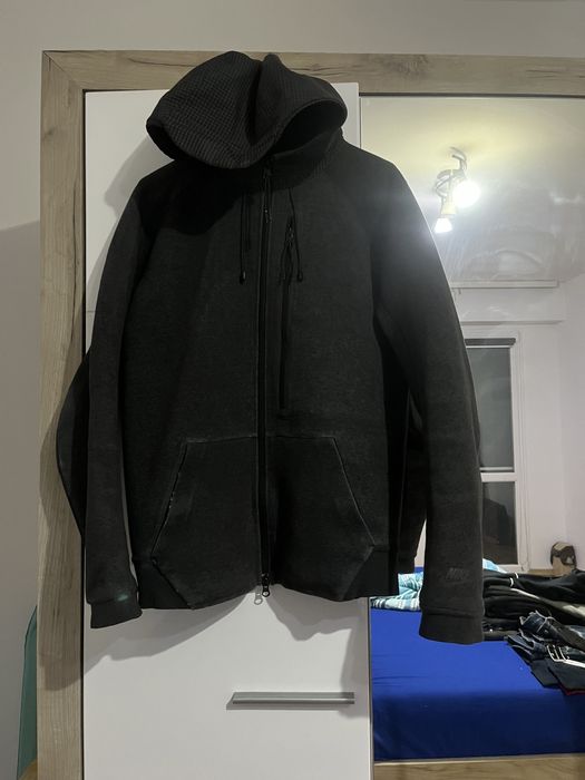 Napapijri и Nike - мъжки спортни дрехи; ветровка; долнище; суичер