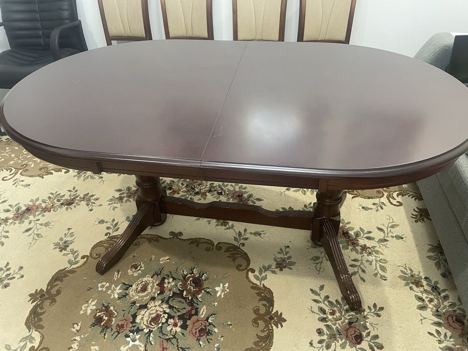 Стол обеденный для гостинной