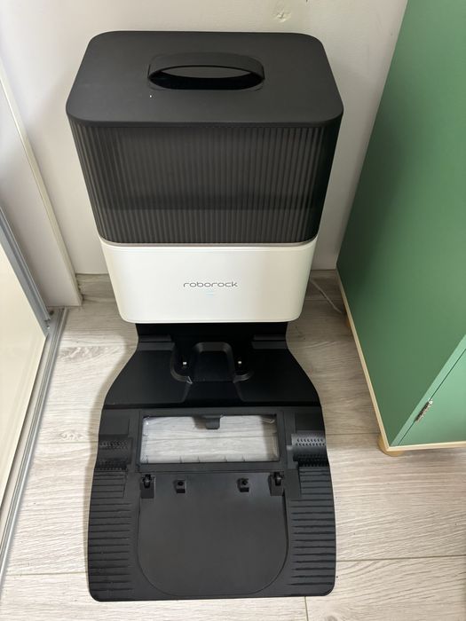 Robot de aspirare Roborock Q8 Max+ cu stație automată de golire