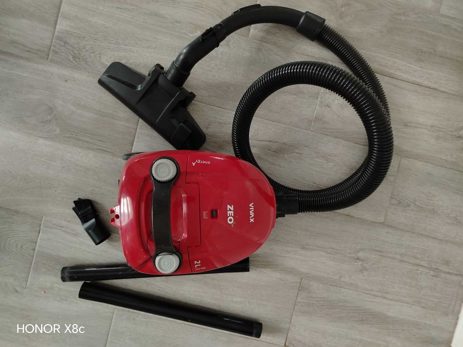 2 Aspiratoare Haley și Vivax