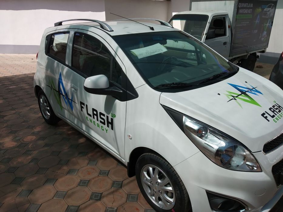 Печать на авто и мото наклейках | Индивидуальный дизайн